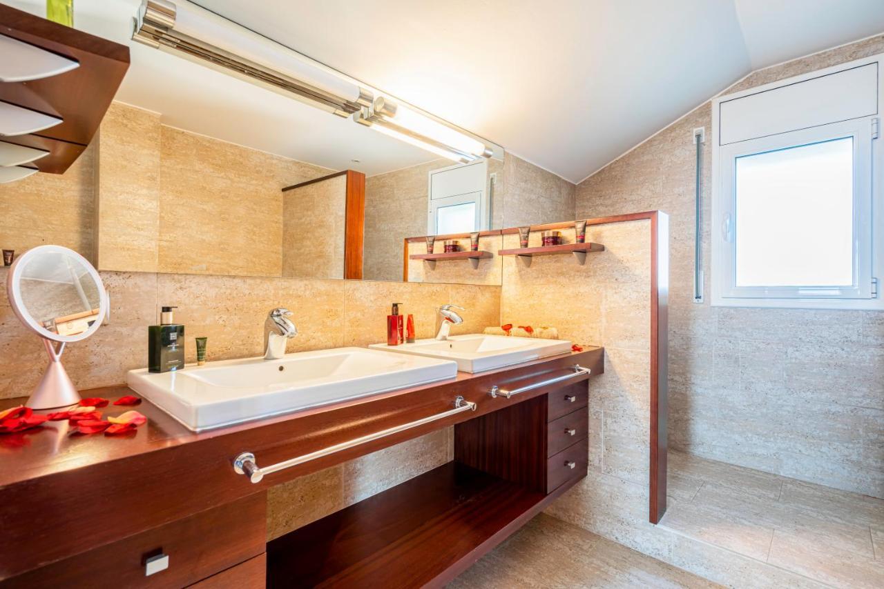 Вилла Casa Familiar Con Piscina Llica d'Amunt Экстерьер фото