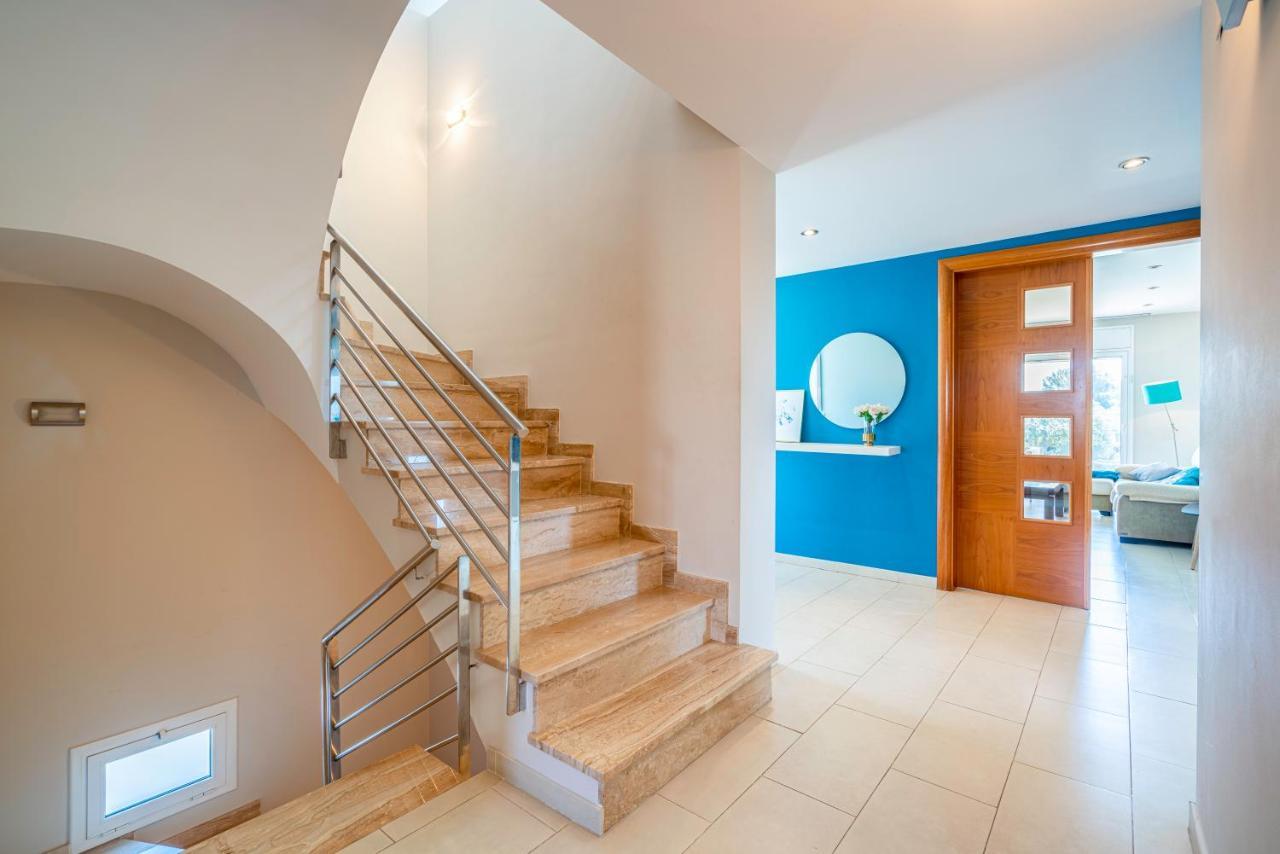 Вилла Casa Familiar Con Piscina Llica d'Amunt Экстерьер фото